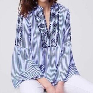 Ann Taylor𝅺 Loft Boho Blue White Rayon Embroidered Striped Bell Sleeve Top